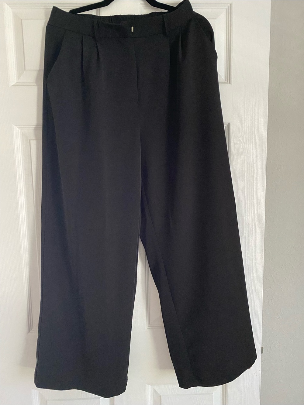 Black Wide-Leg Women's Pull-On Trousers